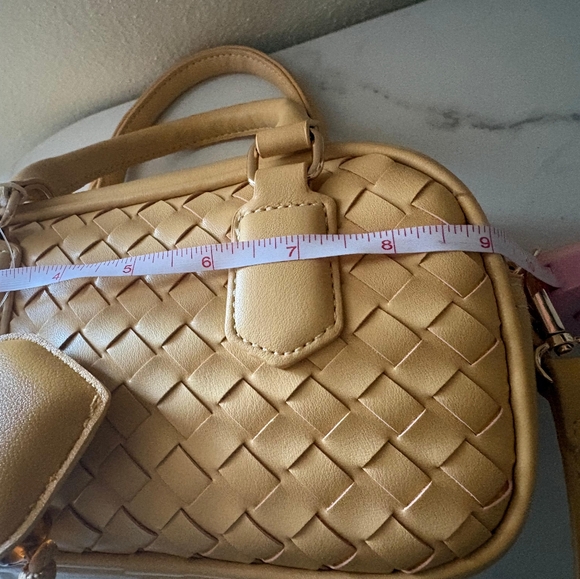 ​Bottega Vibe Kayla+Ava Yellow Woven Mini Satchel Crossbody with Heart Charm NWT - Picture 9 of 12